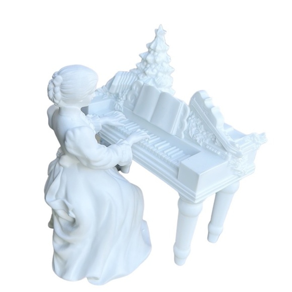 Dept 56 Winter Silhouette Accompanying A Carol White Porcelain Piano Christmas